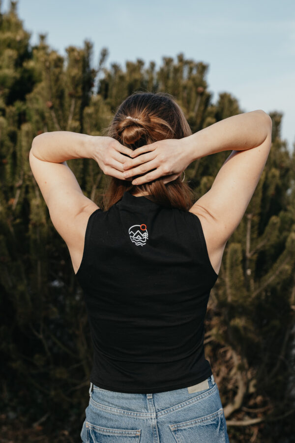 Crop top z niskim golfem Venture Hunters - obrazek 2